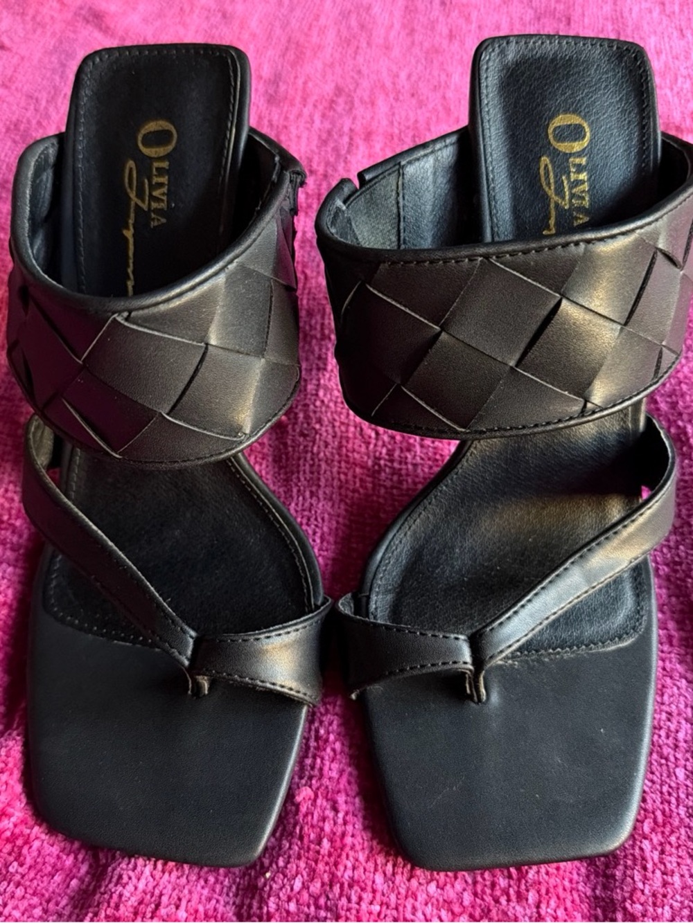 Olivia Jaymes Black Woven-Strap Toe-Loop Heeled Sandals